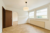 Elternschlafzimmer Beispielfot - M’GLADBACH – VENN REIHENECKHAUS MIT POTENZIAL & GROßEM GARTEN – ATTRAKTIVE LAGE AUF ERBPACHT!