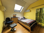 Schlafzimmer - M’GLADBACH – RHEYDT GEPFLEGTE 2-ZIMMER-DACHGESCHOSSWOHNUNG MIT LOGGIA!