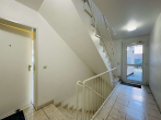 Treppenhaus - M’GLADBACH – LÜRRIP 2-ZIMMER ERDGESCHOSSWOHNUNG INKL. BALKON IN ZENTRALER LAGE!