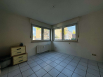 Schlafzimmer - M’GLADBACH – LÜRRIP 2-ZIMMER ERDGESCHOSSWOHNUNG INKL. BALKON IN ZENTRALER LAGE!