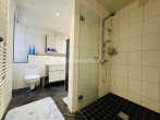 Badezimmer 1.OG - ATTRAKTIVES REIHENMITTELHAUS MIT WINTERGARTEN UND GARAGE