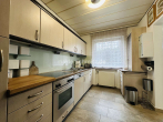 Küche - ATTRAKTIVES REIHENMITTELHAUS MIT WINTERGARTEN UND GARAGE