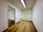 Flur Haupthaus - M’GLADBACH – RHEYDT MODERNE, SONNIGE BÜROFLÄCHE IM ERDGESCHOSS MIT GARAGE!