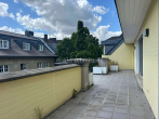 Titelbild - M’GLADBACH – RHEYDT! HELLE 2-ZIMMER-WOHNUNG MIT OFFENER RAUMAUFTEILUNG NEBST GROßEN SONNENBALKON
