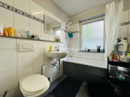 Badezimmer EG - M’GLADBACH – HARDTERBROICH RENDITESTARKES 3-PARTEIENHAUS MIT GARTEN & TERRASSEN!