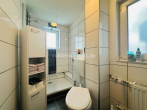 Badezimmer 2.OG - M’GLADBACH – HARDTERBROICH RENDITESTARKES 3-PARTEIENHAUS MIT GARTEN & TERRASSEN!
