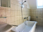 Badezimmer - M’GLADBACH – VENN HELLE 2-ZIMMER-DACHGESCHOSSWOHNUNG IN GEMÜTLICHER LAGE