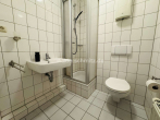 Badezimmer - GERÄUMIGE 2-ZIMMER-ETAGENWOHNUNG MIT WOHLFÜHLFAKTOR