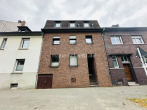 Frontansicht - M’GLADBACH-BONNENBROICH ATTRAKTIVES DREIFAMILIENHAUS MIT GARTEN!