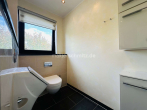 Badezimmer 1.OG A3 - M’GLADBACH – EICKEN FREISTEHENDES EINFAMILIENHAUS IN BELIEBTER LAGE AM BÖKELBERG!