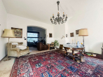 Wohnzimmer EG - SOLIDES 5-PARTEIENHAUS MIT ENTWICKLUNGSPOTENZIAL!